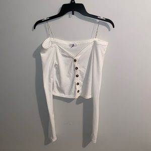 Cropped shirt, over the shoulder sleeves!